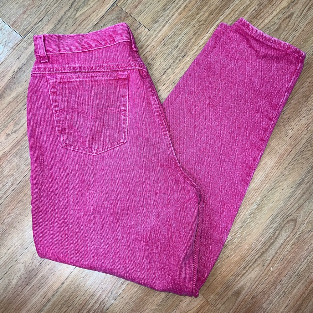 VINTAGE LEVI 902 MOM JEANS